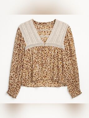 gimmicks by BKE Crochet Yoke Leopard Print Blouse - Cream/Brown